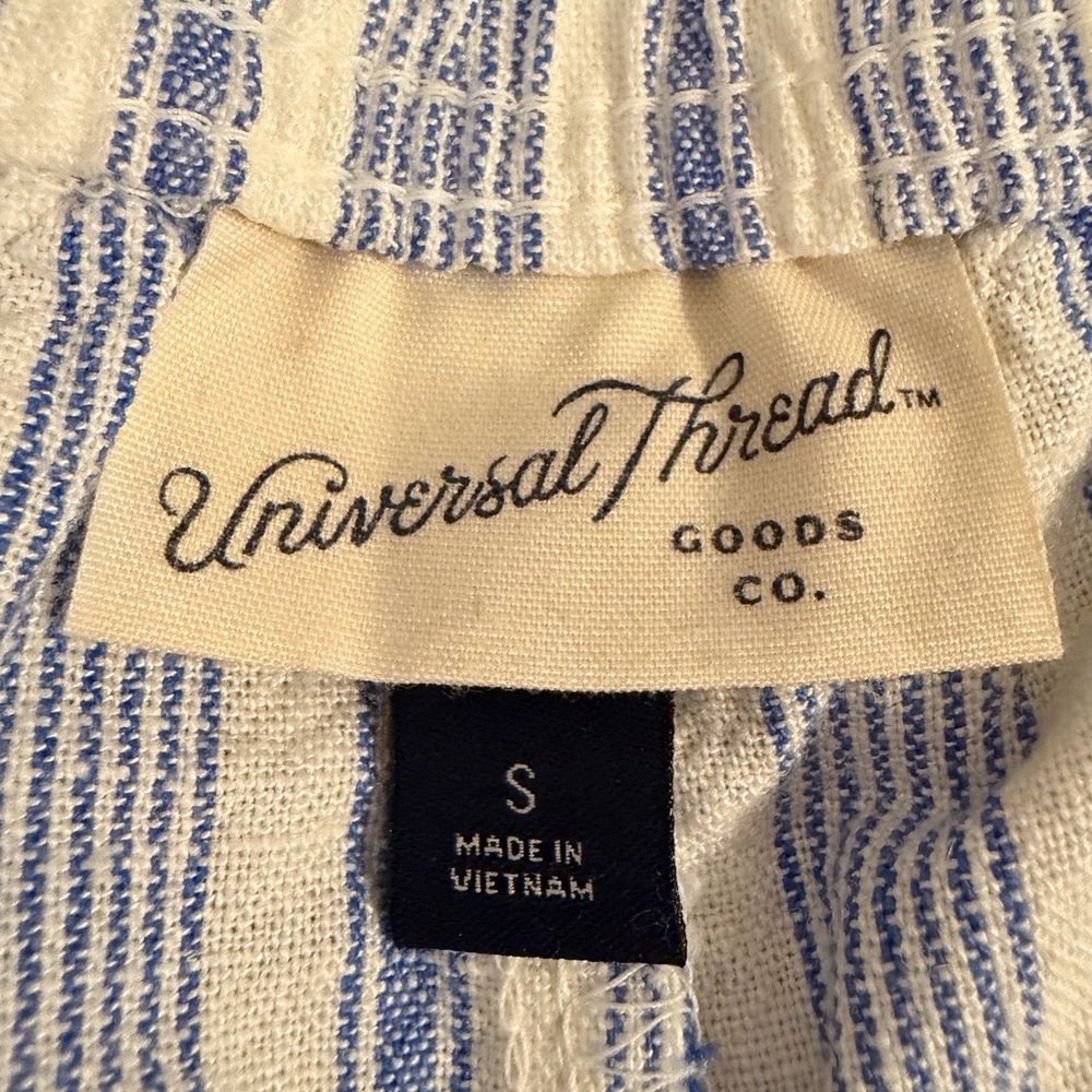 Universal Thread Blue and White Striped Women's Shorts - Picture 2 of 4